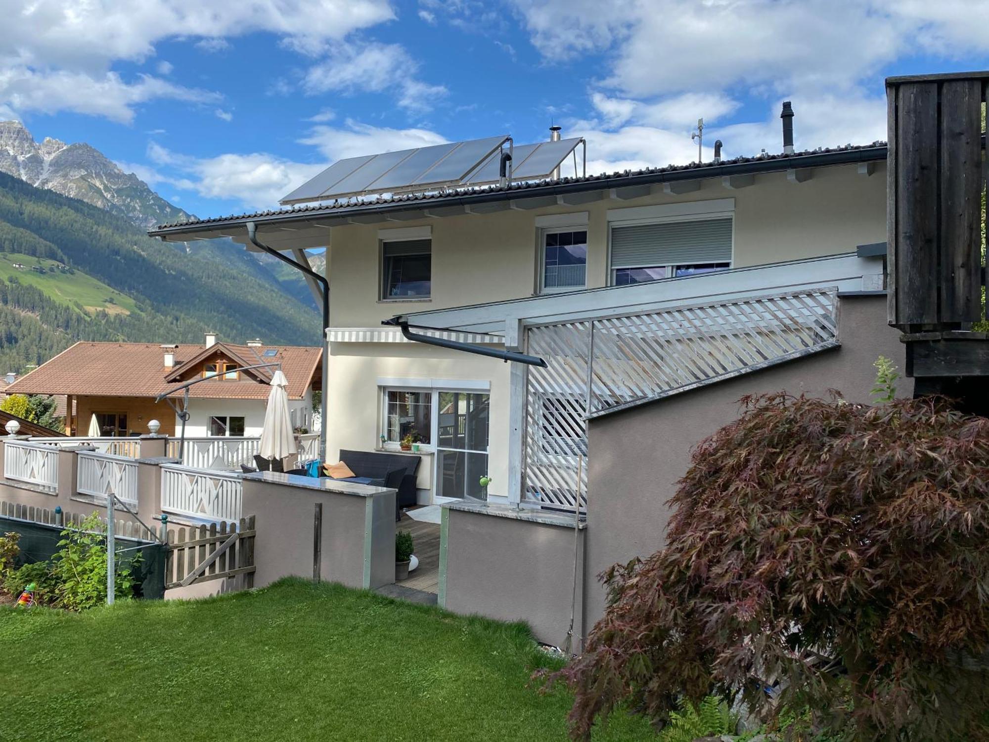 Ferien Haus - Ferienwohnung Lorena Нойштіфт-ім-Штубайталь Екстер'єр фото